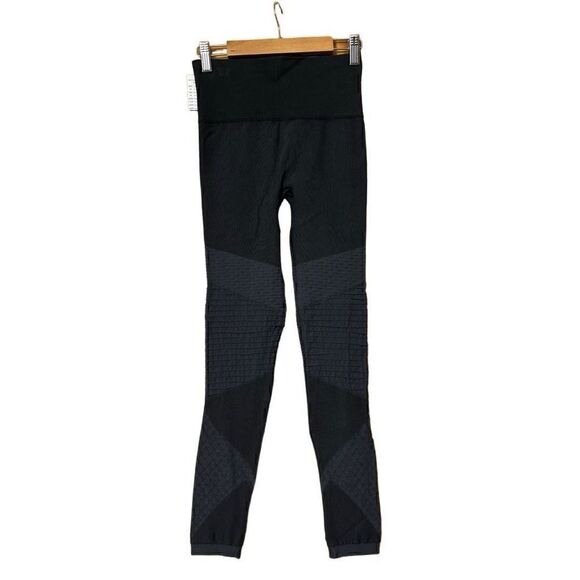 SPANX very black Look At Me Now seamless moto leggings XS new - Picture 4 of 12